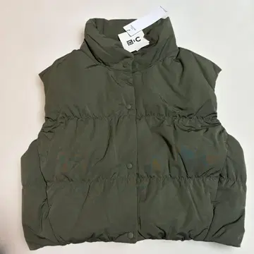 미사용 새상품 UNIQLO 다운 베스트 올리브 56