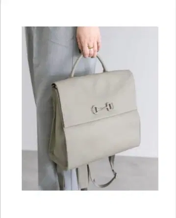 [ 새상품급 ] ear PAPILLONNER 소가죽 비트 백팩 베이지