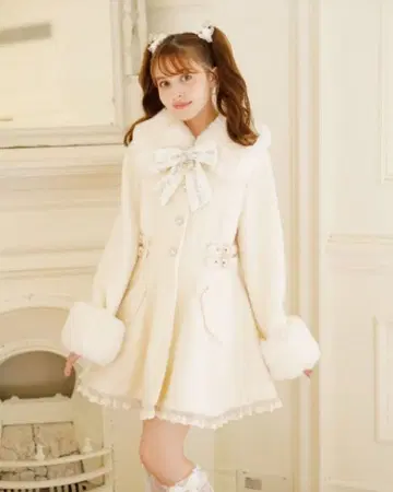 LIZLISA 비쥬 리본 미니 기장 A라인 코트 화이트 미사용 새상품