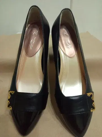 NewBell 블랙 펌프스 21.5cm