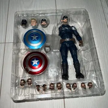 개봉품 mafex 마펙스 캡틴 아메리카 피규어