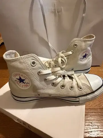 CONVERSE ALL STAR 크림 하이컷 스니커즈
