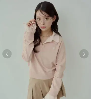 Chico 자수 장식 카라 부착 폴로 니트 핑크