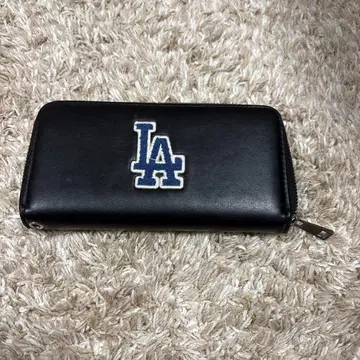 LA 블랙 가죽 장지갑