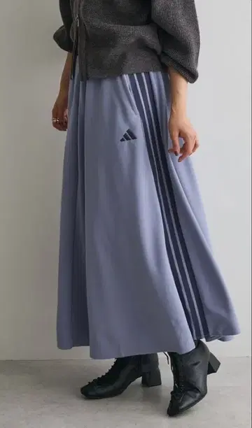 adidas 라이트 퍼플 플레어 스커트