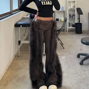 gallery 퍼 로우라이즈 팬츠 y2k