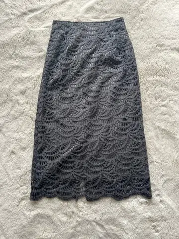 플라스테 S 사이즈 쉘 레이스 타이트 스커트 다크 그레이