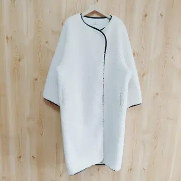 AKTE 액테 보아 롱 코트