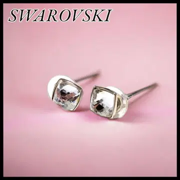 새상품급 SWAROVSKI 스와로브스키 크리스탈 원포인트 귀걸이