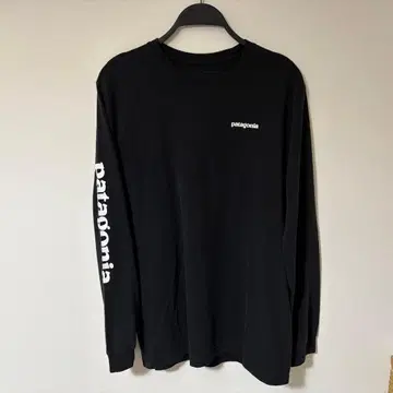 Patagonia 블랙 롱T 소매 프린트