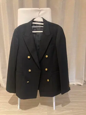 모아레스 더블 골드 버튼 자켓