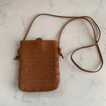 새상품 쥬크로 카우 가죽 손뜨개질 메쉬 숄더백