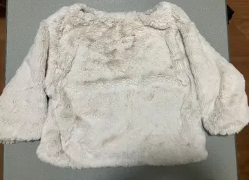 화이트 컬러 퍼 상의