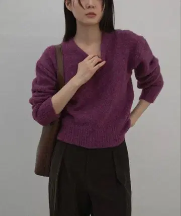 [ 완판템 ] OHOTORO 믹스 V넥 스웨터 퍼플 프리 사이즈