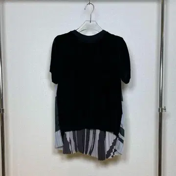 sacai 사카이 상의 플리츠 벨로아 반팔 블랙