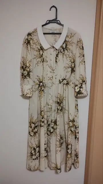 ingeborg 핑크하우스 꽃무늬 긴팔 무릎 기장 원피스