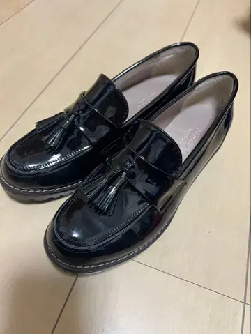 에나멜 로퍼 광택 미사용 새상품 24cm