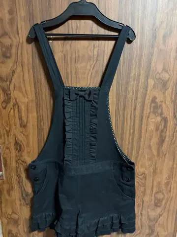 에밀리 템플큐트 블랙 살로펫