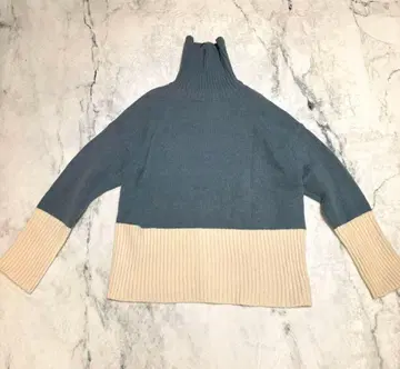 긴팔 두꺼운 원단 니트 터틀넥 바이컬러 배색 절개 무지 심플