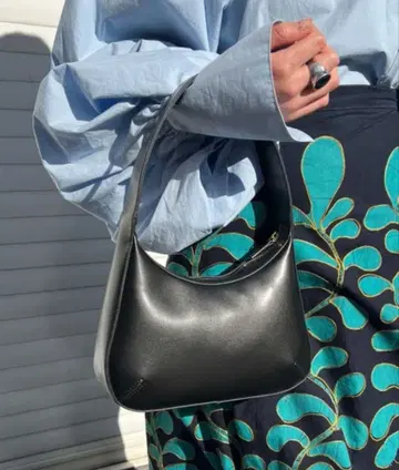 LE VERNIS 에코 가죽 라운드 백