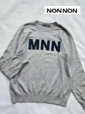 마드모아젤 논논 로고 니트 스웨터