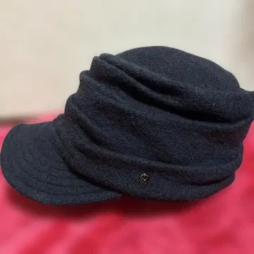 헬렌 카민스키 울 헌팅 캡 목요일 한정 가격 심플한 디자인