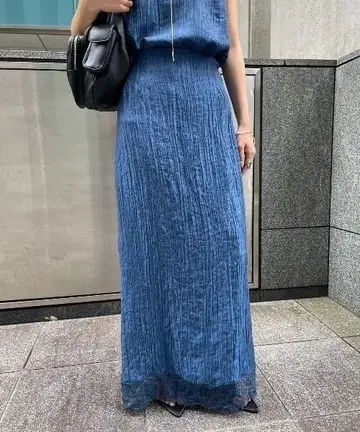 AIC. 빈티지 새틴 레이스 헴 스커트 1회 착용 새상품급 올 시즌