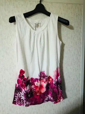 Rady 상의 화이트 무토 시즈카