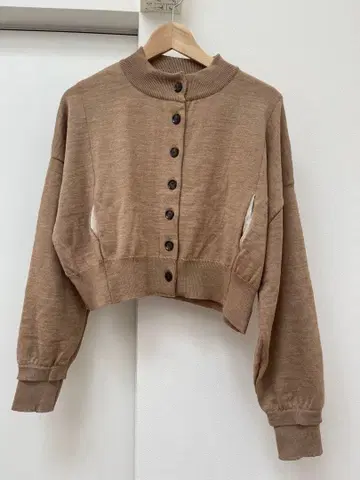 NEPLA. 브라운 크롭 가디건