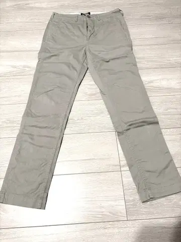 [ 빔즈 ] 새상품급 남성용 그레이 치노 팬츠