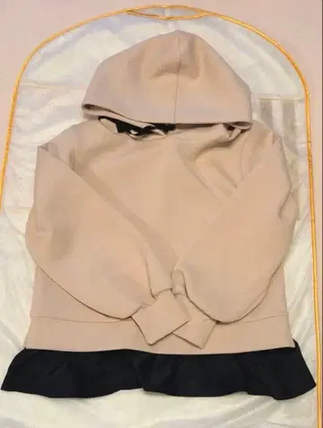 TO BE CHIC 후드티 종이상자 프릴 후디