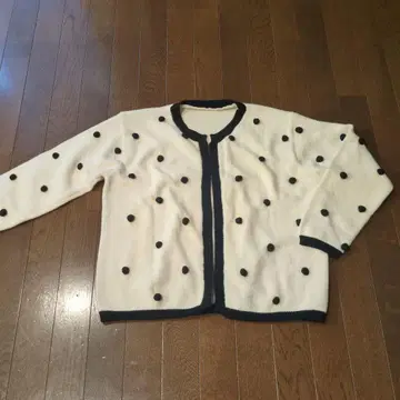 네쥬 도트 가디건