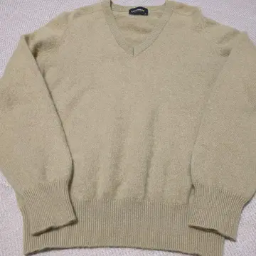 새상품급 캐시미어 greatest 베이지 V넥 스웨터 M