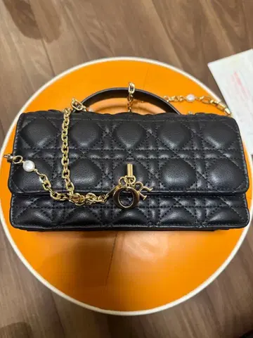 블랙 퀼팅 숄더백