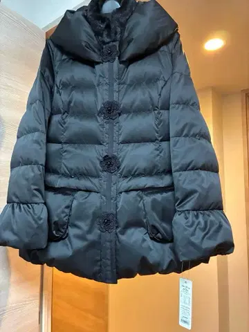 택 포함 새상품 슈퍼뷰티 다운 코트 슈퍼뷰티 코트