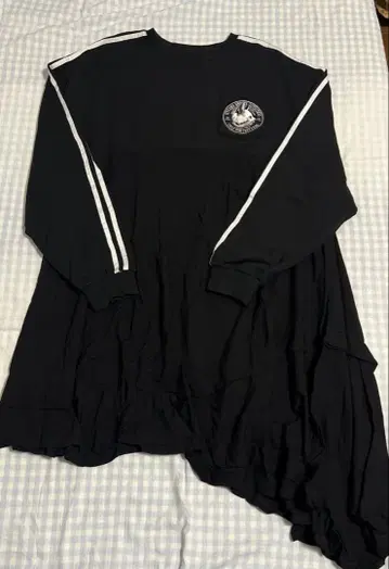 캔디 스트라이프 원피스 비대칭 고양이 자수 걸리시