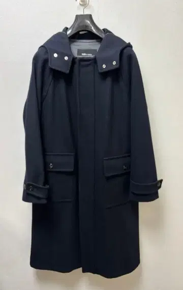 노트 에실롱스 네이비 후드 부착 롱 코트