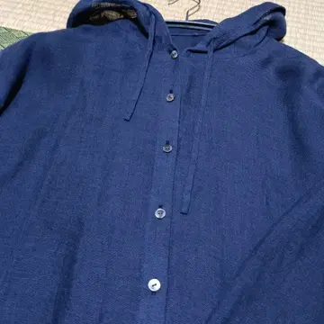 군겐도 린넨 100% 파카 블라우스입니다.