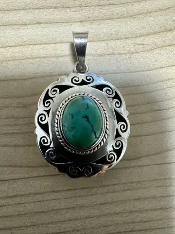 그린 스톤 실버 펜던트
