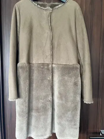 innowabe 노카라 무스탕풍 베이지 코트