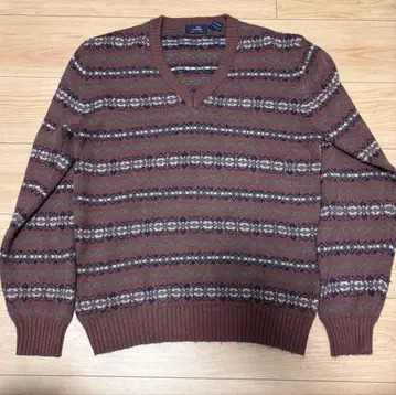 칼 마이클스 브라운 계열 V넥 스웨터