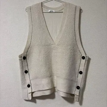 MACHATT 아이보리 V넥 니트 베스트