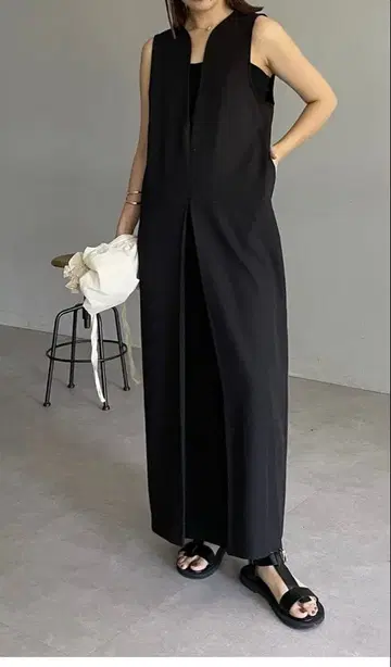 슬릿 넥 원피스 / PS (작은 키) [가격 인하 협상 가능]