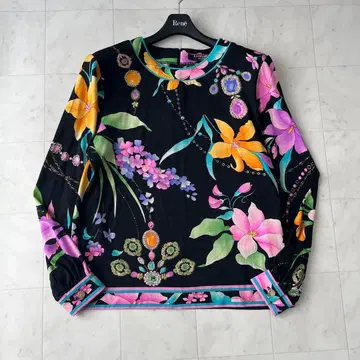 새상품급 레오나르 긴팔 티셔츠 상의 플라워 프린트 골드 버튼 M