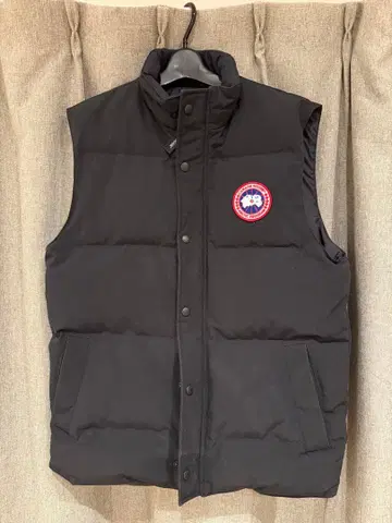 CANADA GOOSE 블랙 다운 베스트 4151M