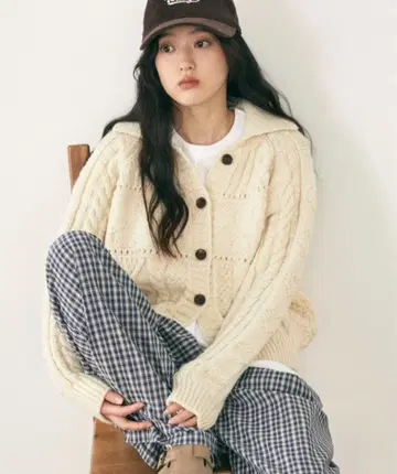 MERLOT 케이블 짜임 하트 숏 가디건