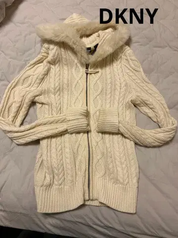 화이트 케이블 짜임 집업 가디건