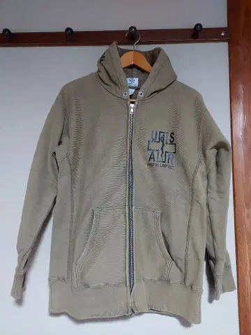 RESCUE SQUAD 카키색 후드 부착 후드티 로고 프린트