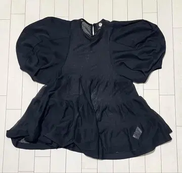 Comfort embracement 반팔 블라우스 블랙 FREE 중고품