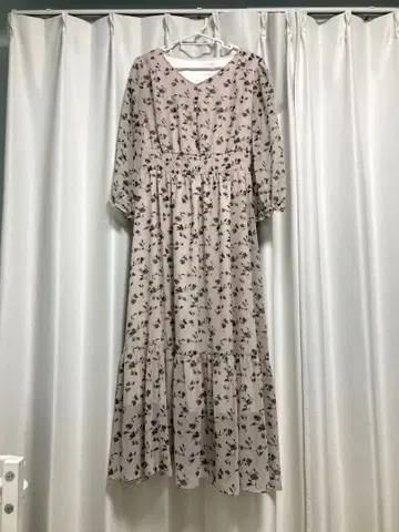 JUSGLITTY 스케치 플라워 롱 원피스 긴팔 꽃무늬 베이지